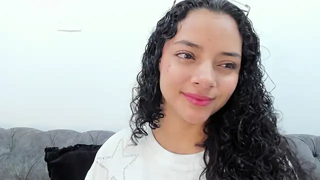 Snapshot of Angellit_Afrodita_ chatting on 10/07/25, 11:40 Angellit Afrodita online show from 10/07/25, 11:40