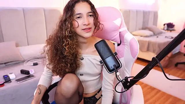 pinkloly online show from 09/25/25, 07:06