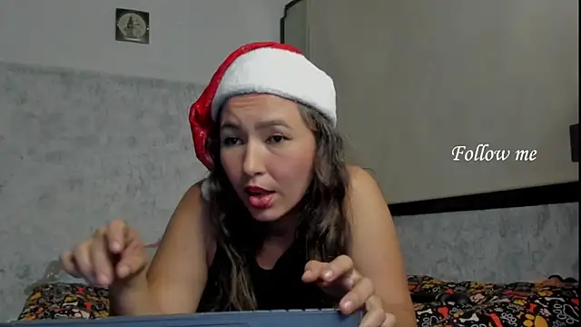 marly charm  online show from 12/18/25, 01:11