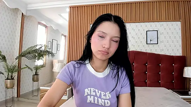 Sophie Calloway online show from 04/18/26, 07:07