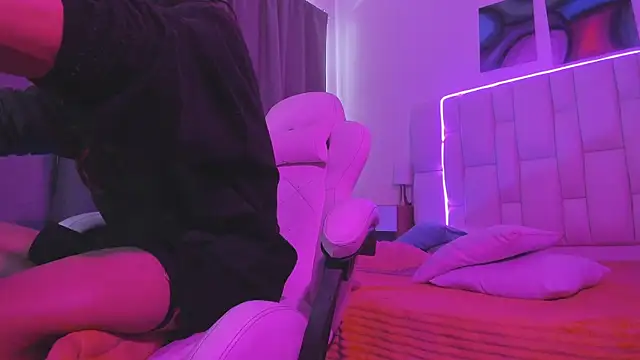 MilkWhore1 online show from 03/31/26, 08:31