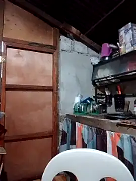 Snapshot of sun_kiss_soul chatting on 10/23/25, 09:35 sun kiss soul online show from 10/23/25, 09:35