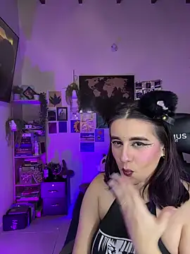 Snapshot of Lana_Herondale chatting on 05/15/26, 02:29 Lana Herondale online show from 05/15/26, 02:29