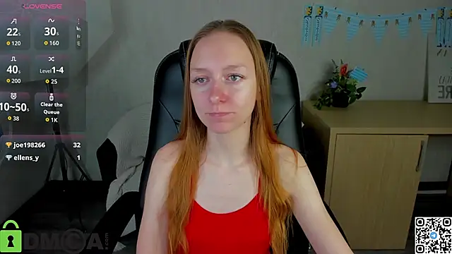 Snapshot of Mia_E1fie chatting on 10/12/25, 12:20 Mia E1fie online show from 10/12/25, 12:20