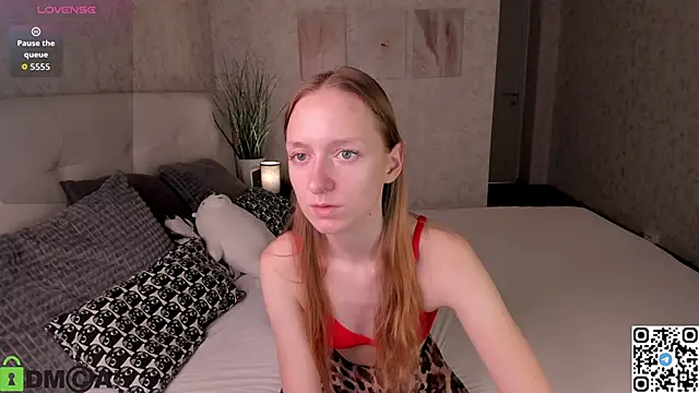 Snapshot of Mia_E1fie chatting on 10/30/25, 07:10 Mia E1fie online show from 10/30/25, 07:10