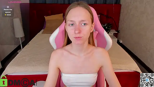 Snapshot of Mia_E1fie chatting on 11/22/25, 01:59 Mia E1fie online show from 11/22/25, 01:59