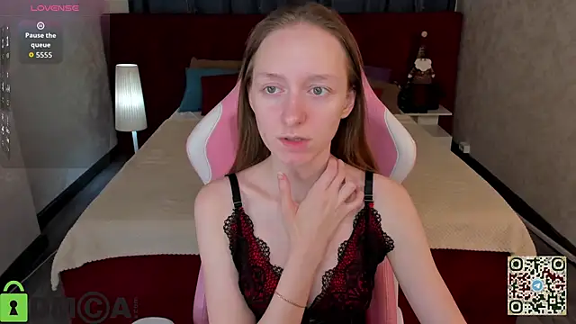 Snapshot of Mia_E1fie chatting on 12/18/25, 11:22 Mia E1fie online show from 12/18/25, 11:22