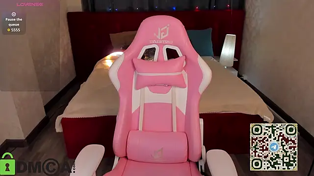 Snapshot of Mia_E1fie chatting on 01/19/26, 01:09 Mia E1fie online show from 01/19/26, 01:09