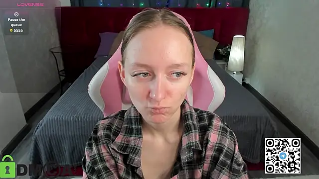 Snapshot of Mia_E1fie chatting on 02/03/26, 11:32 Mia E1fie online show from 02/03/26, 11:32