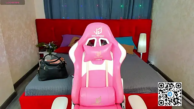 Snapshot of Mia_E1fie chatting on 02/08/26, 01:09 Mia E1fie online show from 02/08/26, 01:09