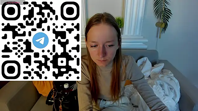 Snapshot of Mia_E1fie chatting on 02/10/26, 01:21 Mia E1fie online show from 02/10/26, 01:21