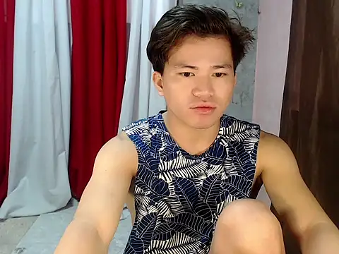 Snapshot of Mackycums chatting on 07/20/26, 12:36 Mackycums online show from 07/20/26, 12:36