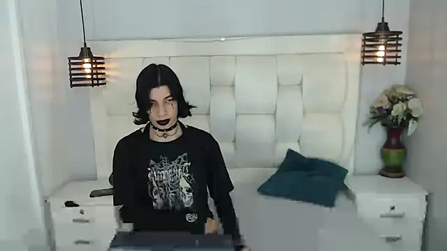 Atley Dolly online show from 10/08/25, 09:23