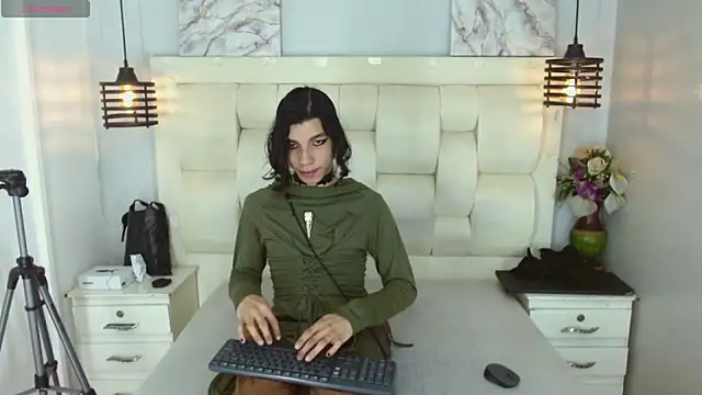 Atley Dolly online show from 04/07/26, 09:37