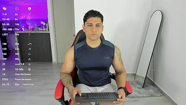 Snapshot of Nicolasmontoya16 chatting on 10/16/25, 04:24 Nicolasmontoya16 online show from 10/16/25, 04:24