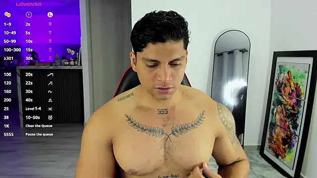Snapshot of Nicolasmontoya16 chatting on 10/18/25, 04:04 Nicolasmontoya16 online show from 10/18/25, 04:04