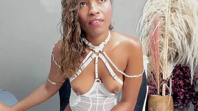 sienna glow online show from 04/12/26, 02:33