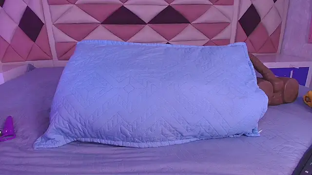 valecastro  online show from 09/08/25, 07:13