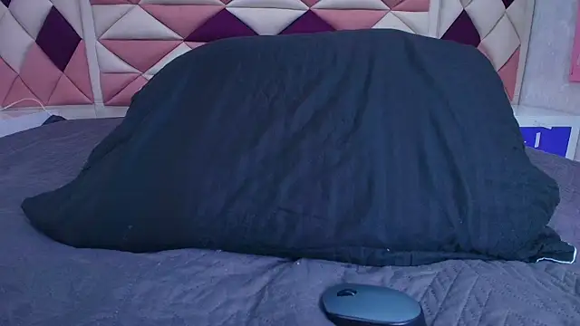 valecastro  online show from 09/14/25, 07:13