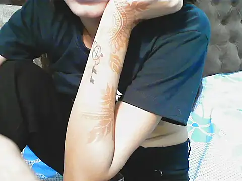 elize   online show from 09/23/25, 02:20