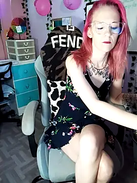 Purple2StayThnxx online show from 10/31/25, 04:19