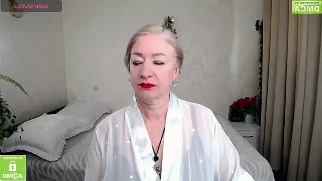 hunters woman online show from 03/15/26, 05:02