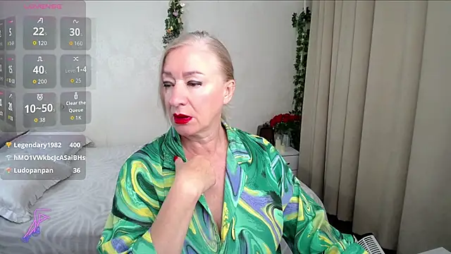 hunters woman online show from 07/21/26, 01:08