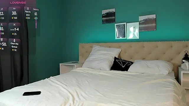 KiraSun online show from 09/16/25, 12:17