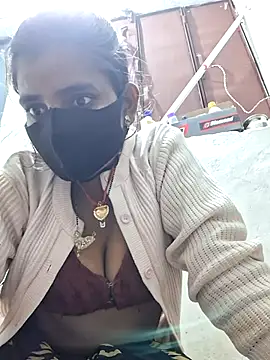 RAYI Queen 3 online show from 12/14/25, 04:01