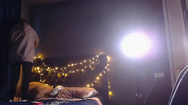 tokyomeow online show from 11/26/25, 04:24