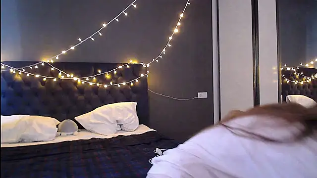 tokyomeow online show from 11/30/25, 05:11