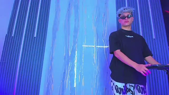 Snapshot of the_king_sweet chatting on 09/19/25, 07:47 the king sweet online show from 09/19/25, 07:47