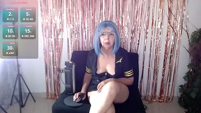 Snapshot of ruth_blue21 chatting on 09/13/25, 04:23 ruth blue21 online show from 09/13/25, 04:23