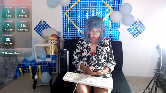 Snapshot of ruth_blue21 chatting on 09/23/25, 12:52 ruth blue21 online show from 09/23/25, 12:52
