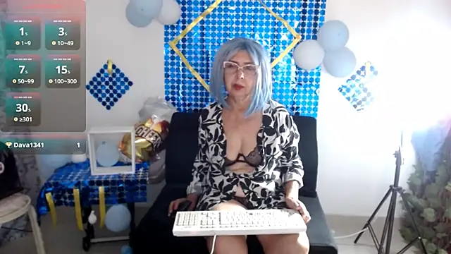 Snapshot of ruth_blue21 chatting on 10/01/25, 04:40 ruth blue21 online show from 10/01/25, 04:40