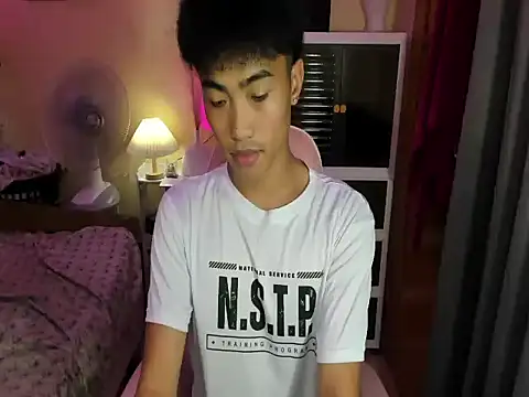 Snapshot of yourhotpinoy chatting on 11/04/25, 09:08 yourhotpinoy online show from 11/04/25, 09:08