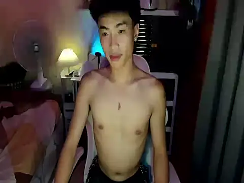 Snapshot of yourhotpinoy chatting on 11/07/25, 10:48 yourhotpinoy online show from 11/07/25, 10:48