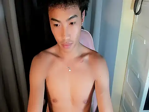 Snapshot of yourhotpinoy chatting on 04/06/26, 12:06 yourhotpinoy online show from 04/06/26, 12:06