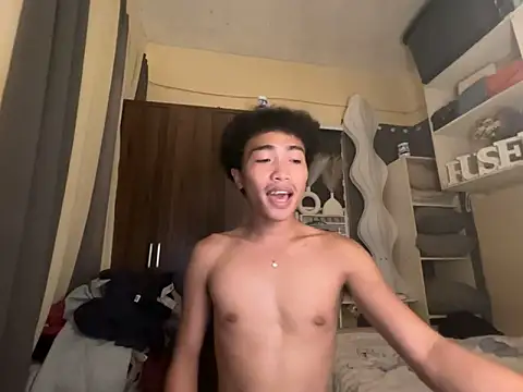 Snapshot of yourhotpinoy chatting on 04/08/26, 01:33 yourhotpinoy online show from 04/08/26, 01:33