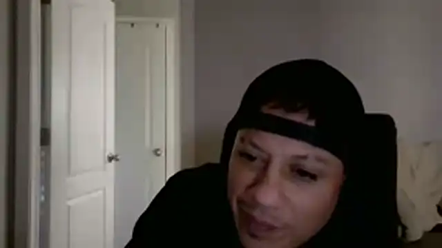 Snapshot of Ranthru13 chatting on 01/06/26, 08:23 Ranthru13 online show from 01/06/26, 08:23