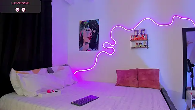 Snapshot of Dilan_and_Mia chatting on 10/02/25, 05:20 Dilan and Mia online show from 10/02/25, 05:20