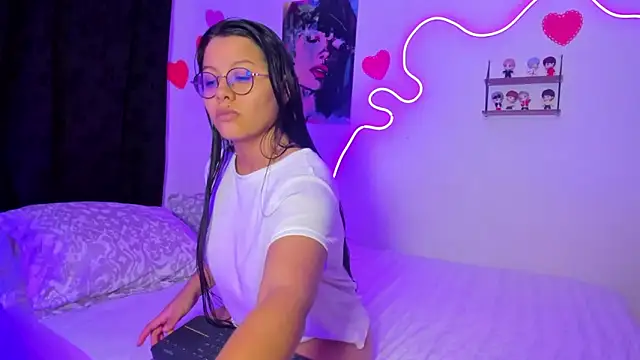 Dilan and Mia online show from 04/23/26, 01:29