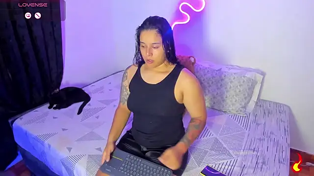 Snapshot of Dilan_and_Mia chatting on 05/15/26, 03:46 Dilan and Mia online show from 05/15/26, 03:46