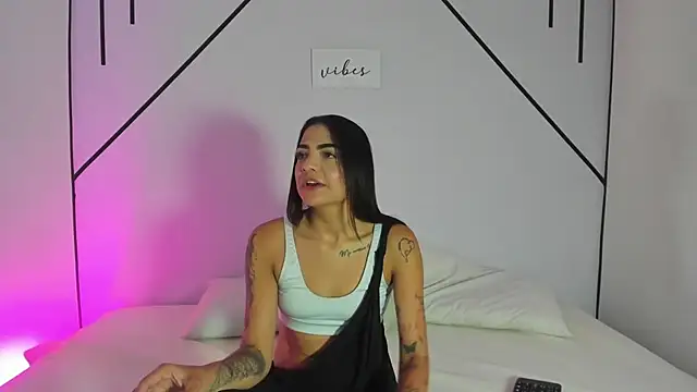 MiahCornell  online show from 10/21/25, 07:58