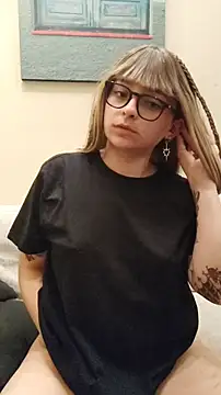 Aurora blaack online show from 12/03/25, 04:42