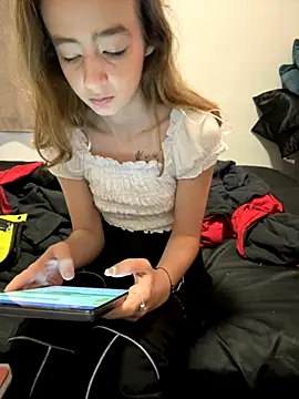 SeccySerena online show from 11/14/25, 04:17