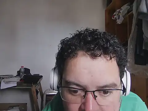 Snapshot of condorito222 chatting on 06/25/26, 03:05 condorito222 online show from 06/25/26, 03:05