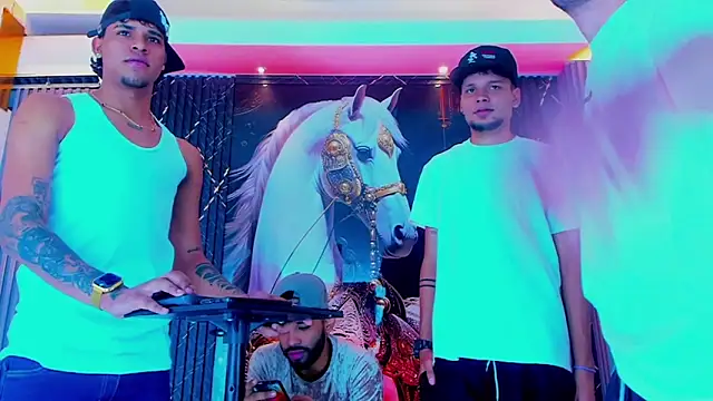 Snapshot of Dominic_Max_ chatting on 09/14/25, 04:44 Dominic Max  online show from 09/14/25, 04:44