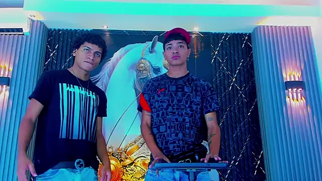 Snapshot of Dominic_Max_ chatting on 09/22/25, 03:52 Dominic Max  online show from 09/22/25, 03:52