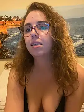 Snapshot of sweetsocalgirl chatting on 09/19/25, 02:24 sweetsocalgirl online show from 09/19/25, 02:24